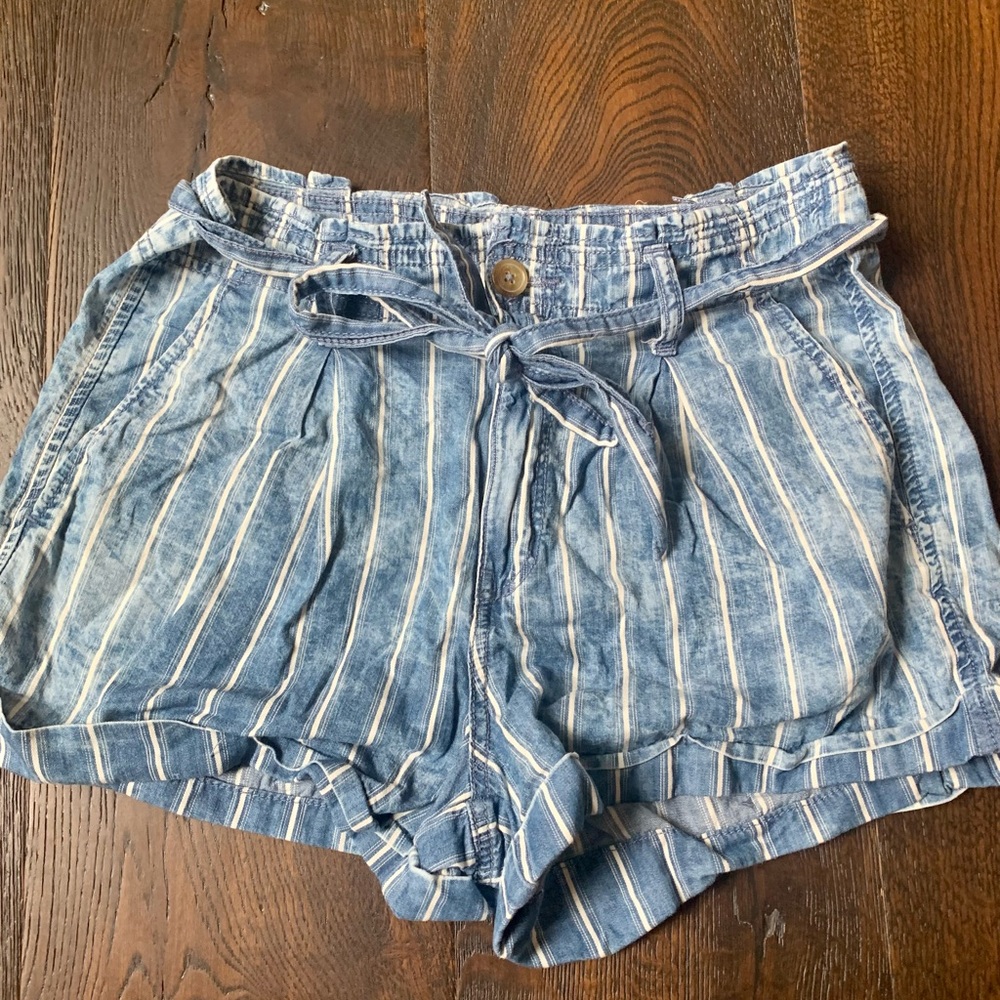 American Eagle striped paperbag shorts